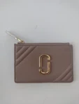 Marc Jacobs The Glam Shot Top Zip Wallet In Dusty Beige S156L01FA21 New. Price: $57.81.